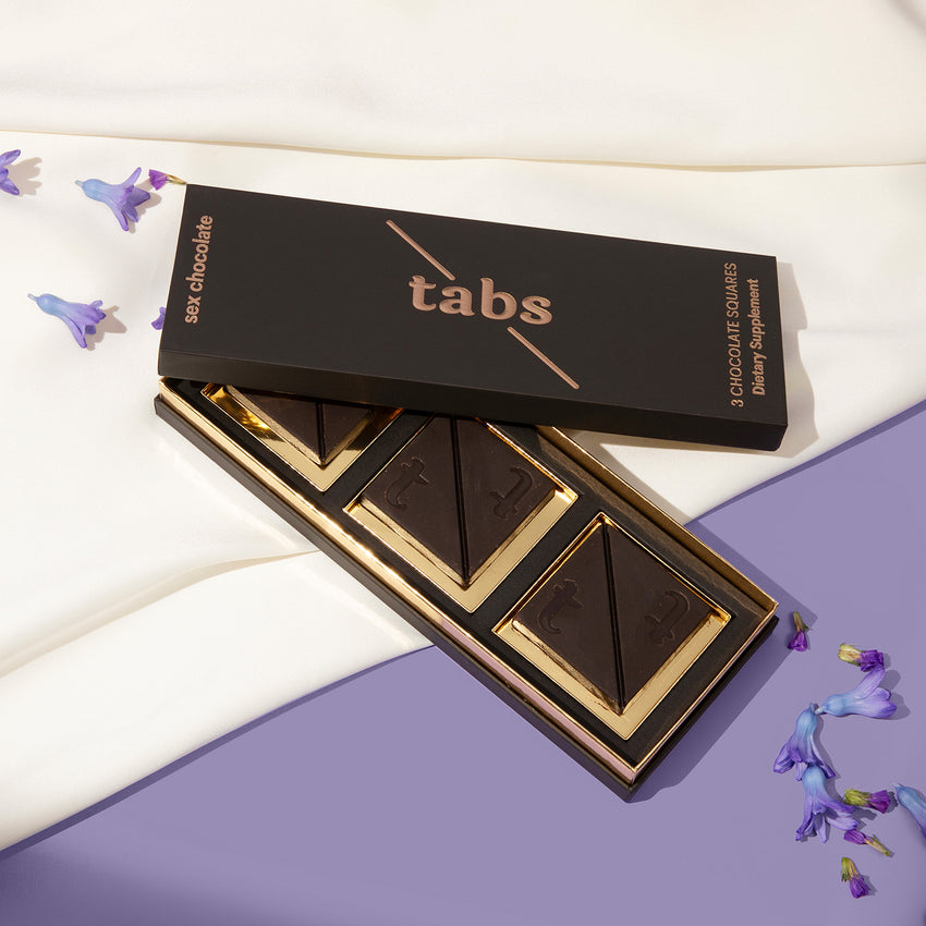 Tabs dark chocolate box and chocolate squares